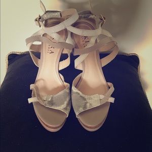 AKIRA Black Label Strappy Pump Sz. 7